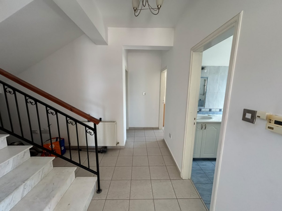 Detached Villa For Sale  in  Anavargos