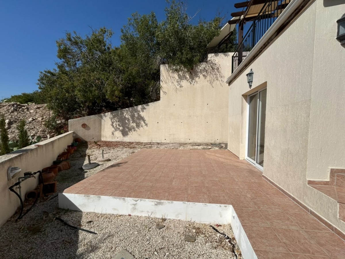Detached Villa For Sale  in  Anavargos