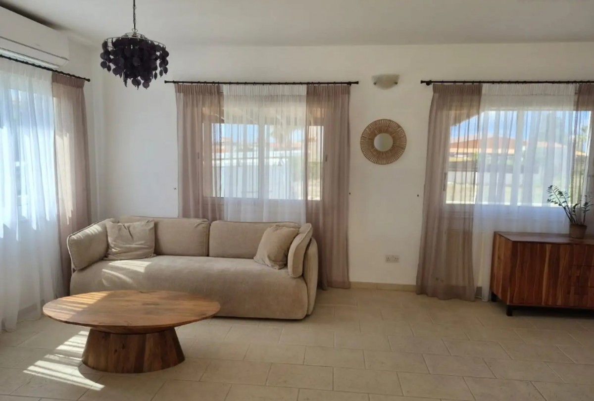 Detached Villa For Rent  in  Chlorakas
