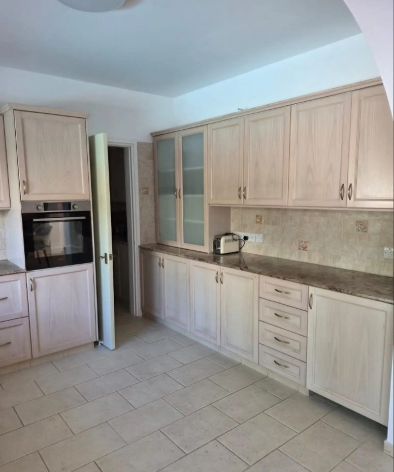 Detached Villa For Rent  in  Chlorakas