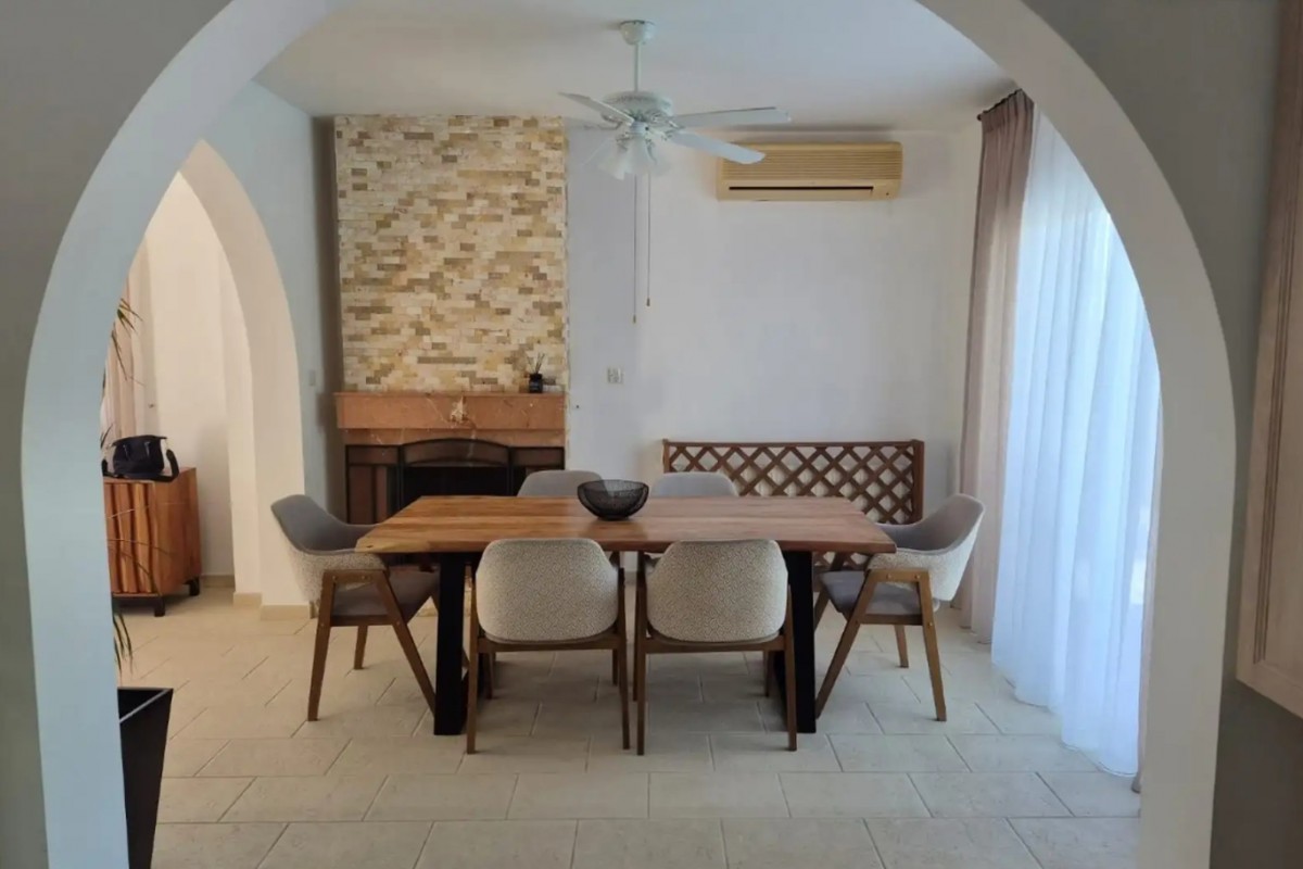 Detached Villa For Rent  in  Chlorakas