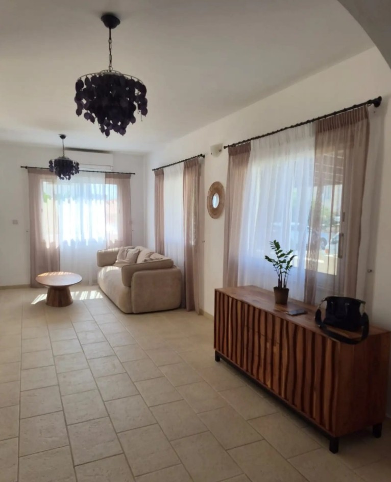 Detached Villa For Rent  in  Chlorakas