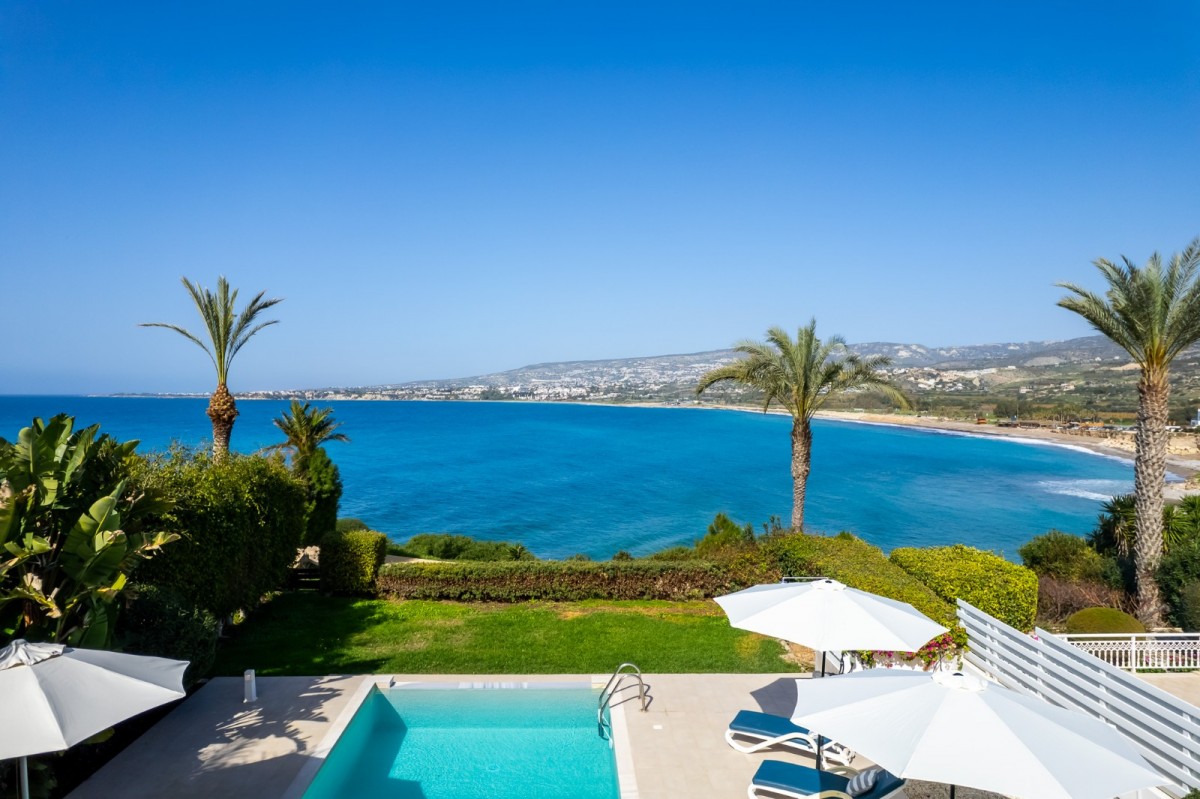 Detached Villa For Rent  in  Kissonerga