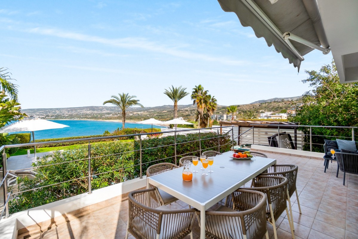 Detached Villa For Rent  in  Kissonerga