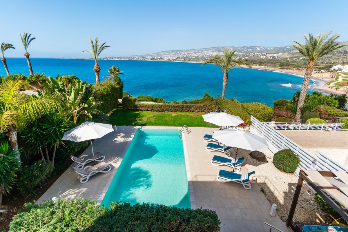 Detached Villa For Rent  in  Kissonerga