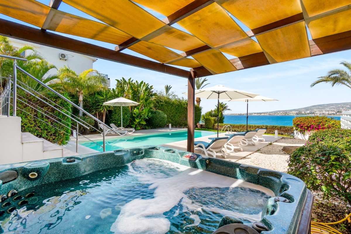 Detached Villa For Rent  in  Kissonerga