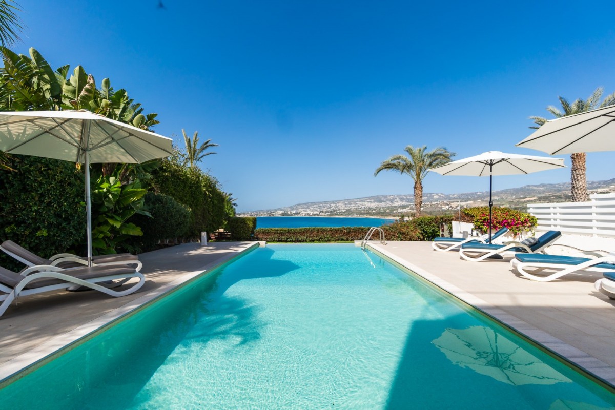 Detached Villa For Rent  in  Kissonerga