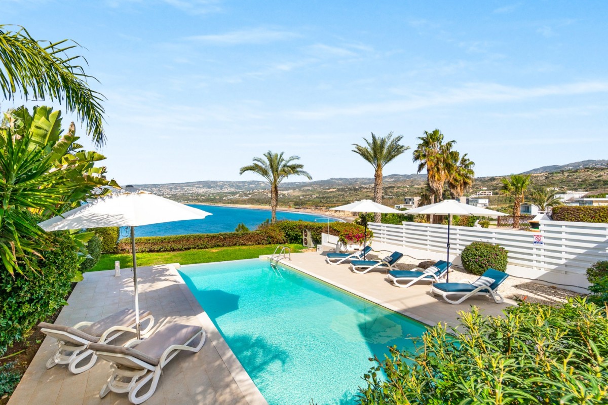 Detached Villa For Rent  in  Kissonerga