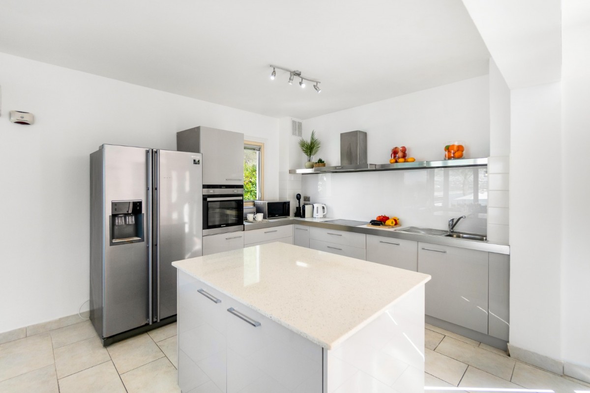 Detached Villa For Rent  in  Kissonerga