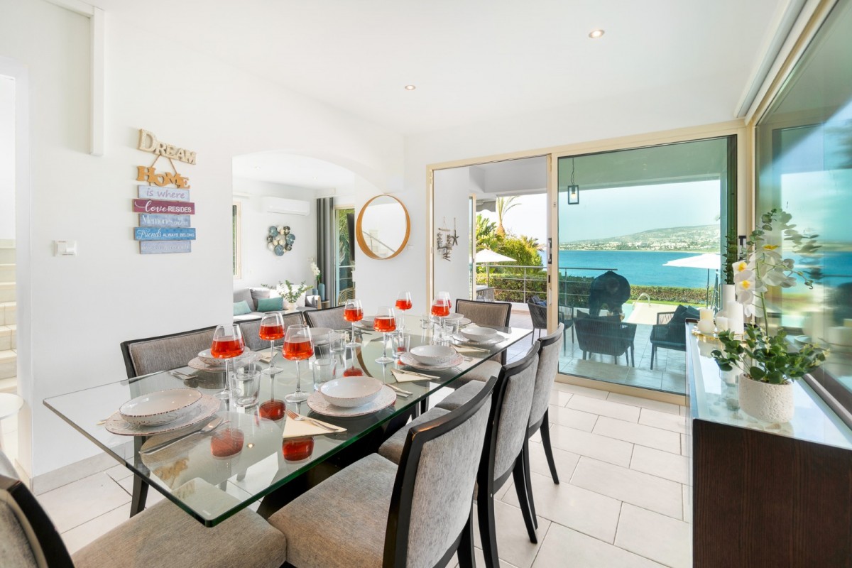 Detached Villa For Rent  in  Kissonerga