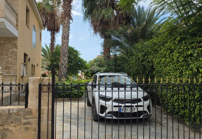 Peyia, Paphos Detached Villa For Rent | DT5613