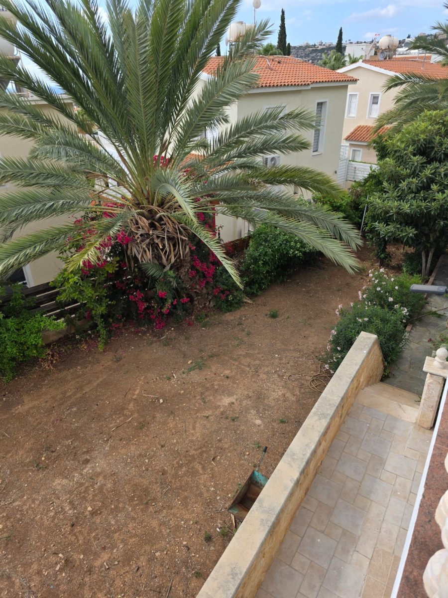Detached Villa For Rent  in  Peyia