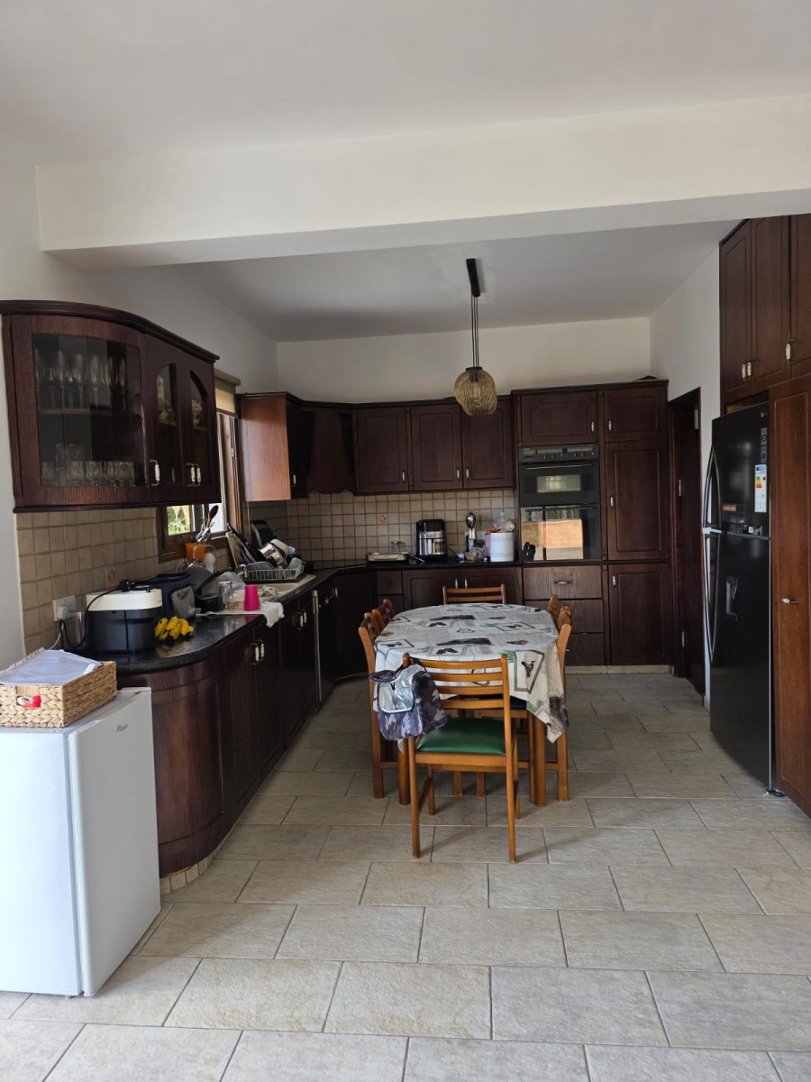 Detached Villa For Rent  in  Peyia