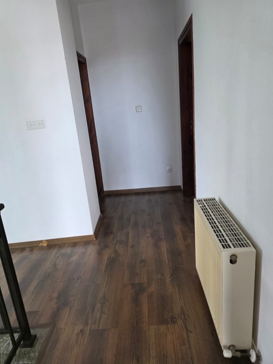 Detached Villa For Rent  in  Peyia