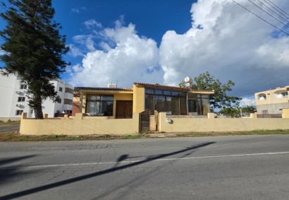 Kato Paphos - Universal Land with permits For Sale | DT5631