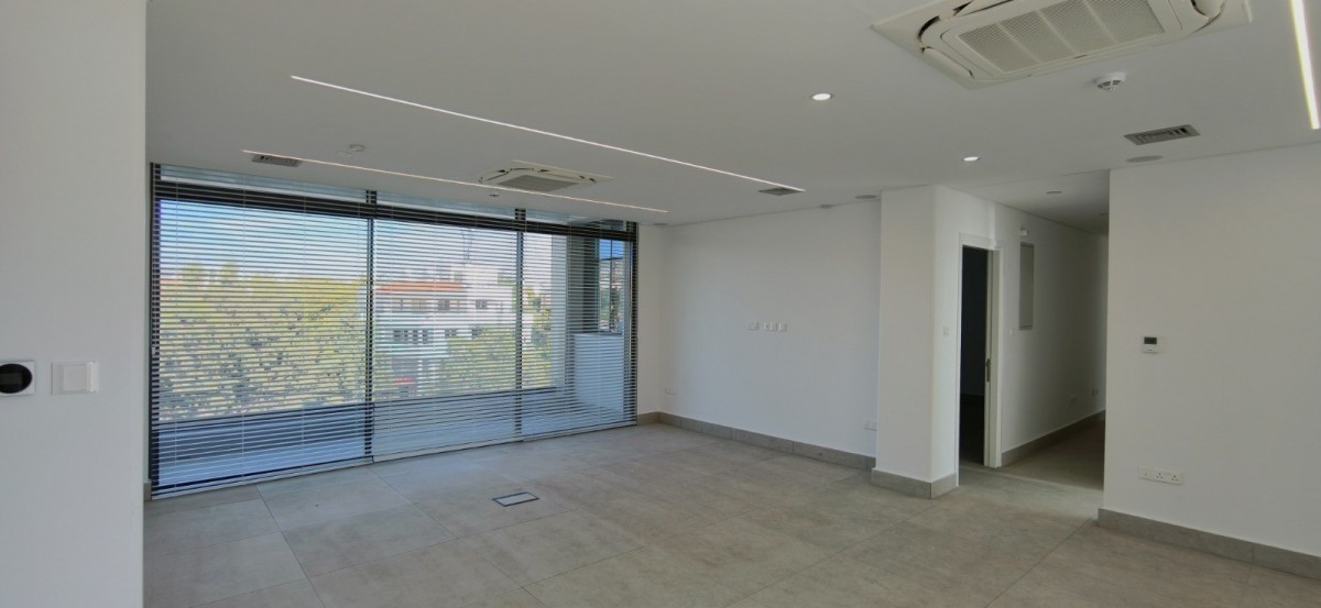 Office  For Rent  in  Kato Paphos - Universal