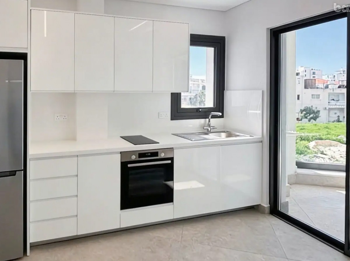 Office  For Rent  in  Kato Paphos - Universal