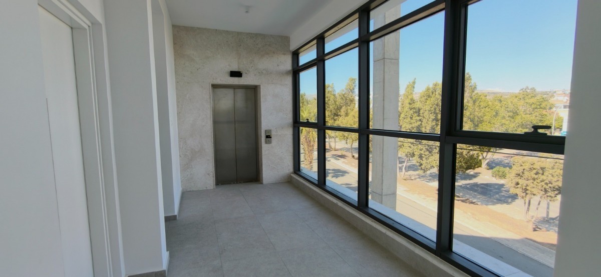 Office  For Rent  in  Kato Paphos - Universal