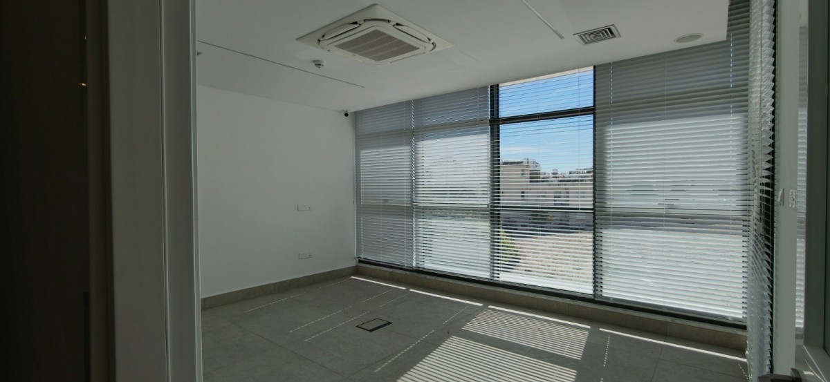 Office  For Rent  in  Kato Paphos - Universal