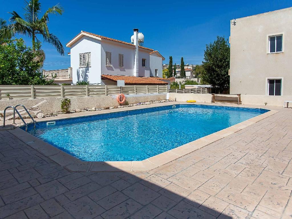 Apartment in Pegeia - Image 2