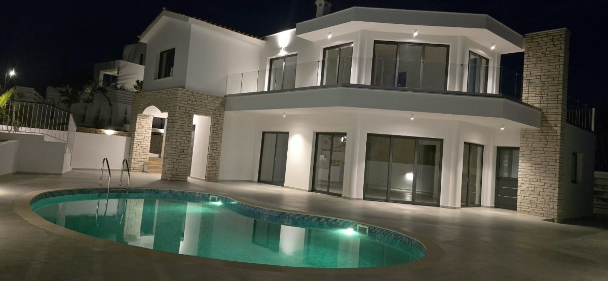 Detached Villa For Sale  in  Peyia - Sea Caves