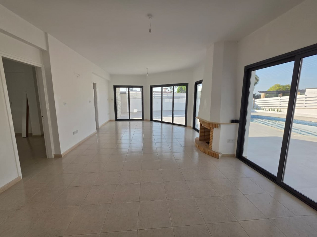 Detached Villa For Sale  in  Peyia - Sea Caves
