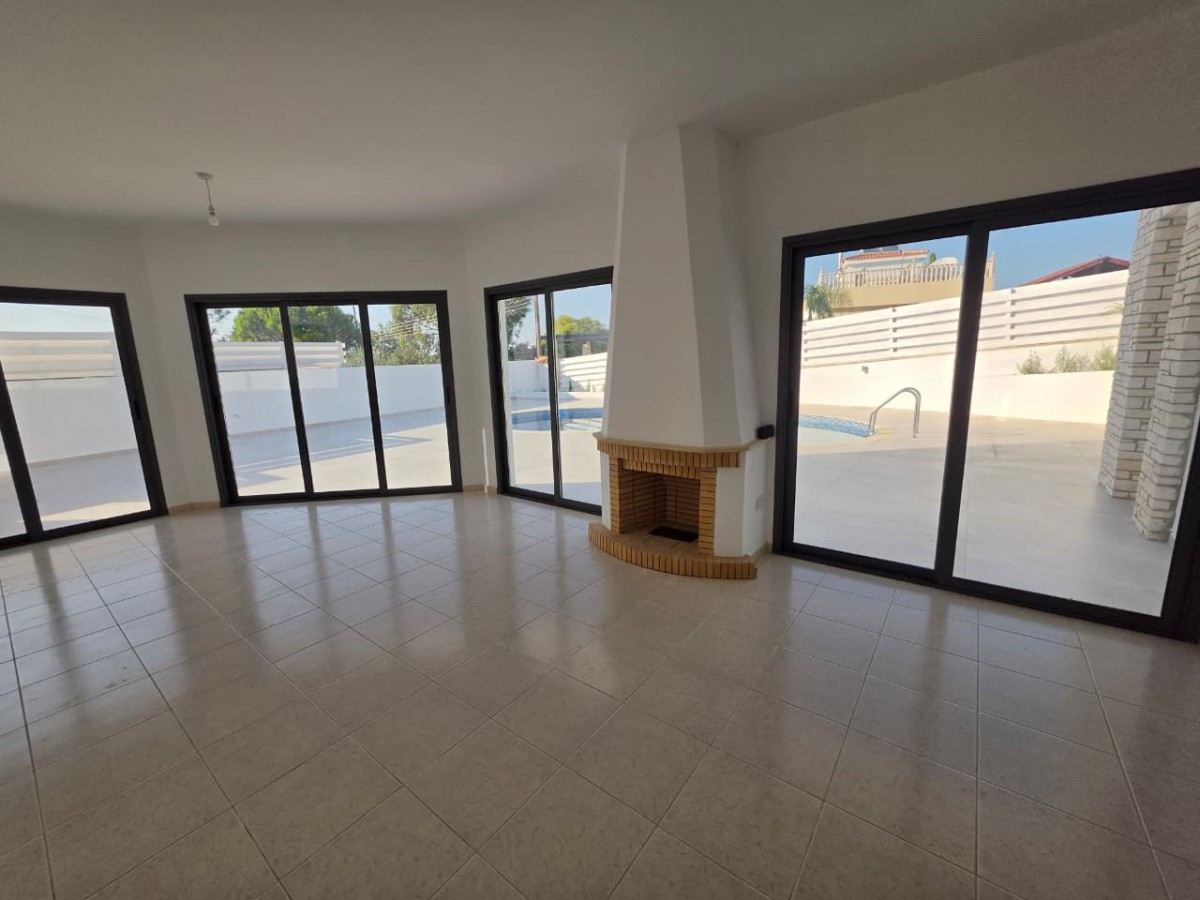 Detached Villa For Sale  in  Peyia - Sea Caves
