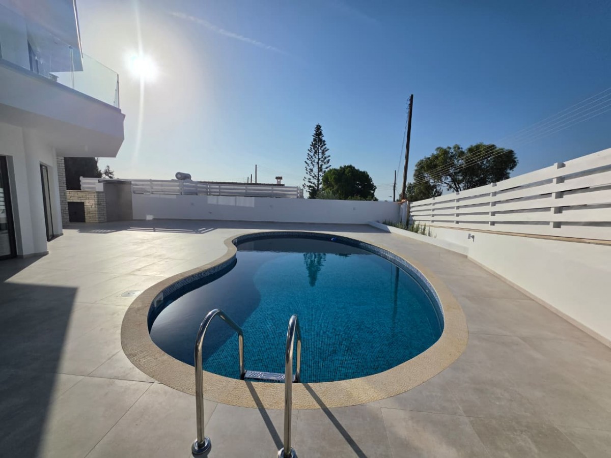 Detached Villa For Sale  in  Peyia - Sea Caves