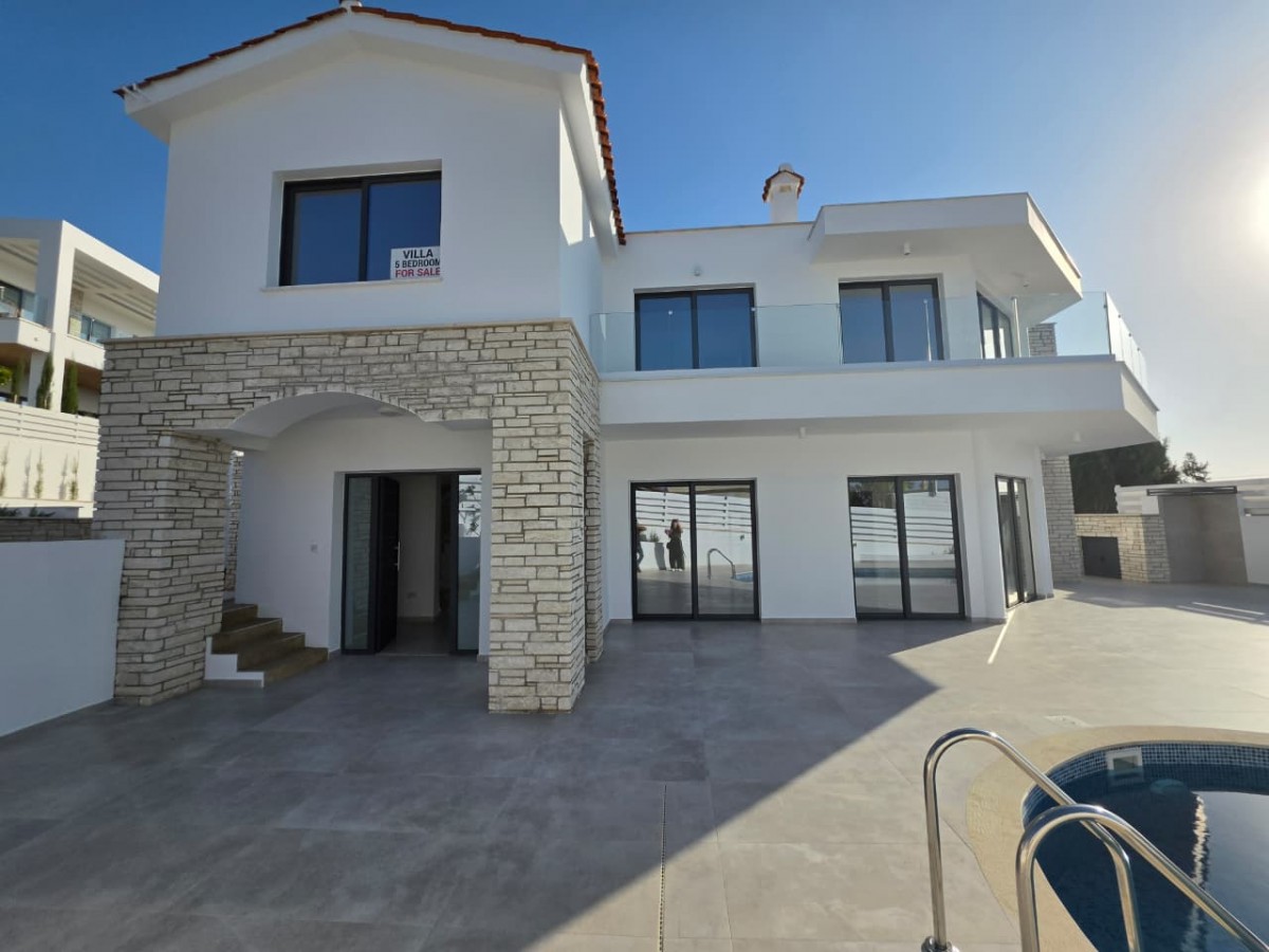 Detached Villa For Sale  in  Peyia - Sea Caves