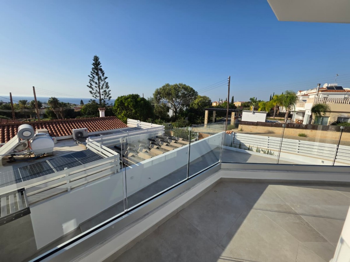 Detached Villa For Sale  in  Peyia - Sea Caves