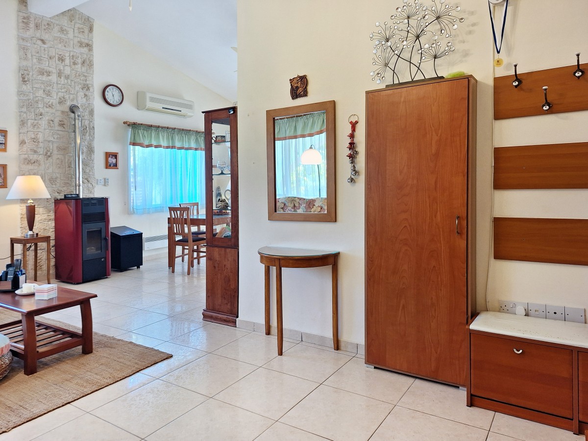 Bungalow For Sale  in  Kissonerga