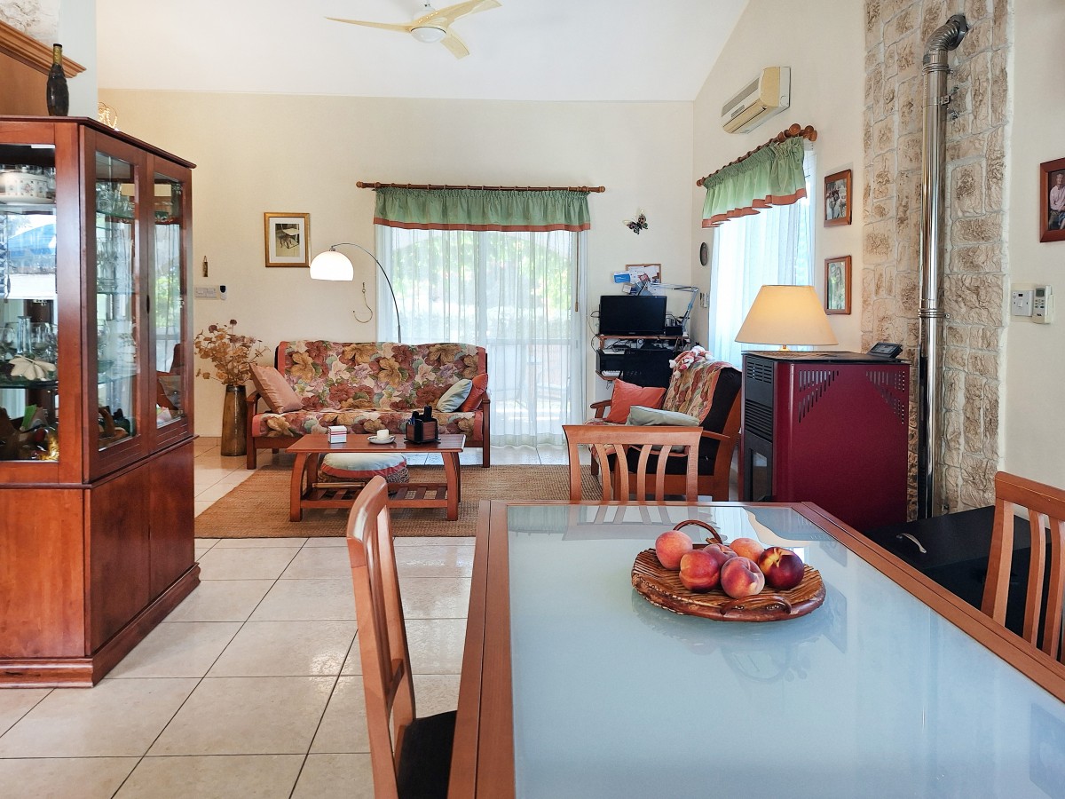 Bungalow For Sale  in  Kissonerga
