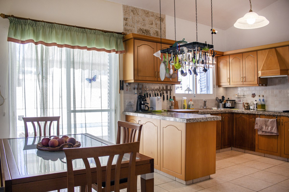 Bungalow For Sale  in  Kissonerga