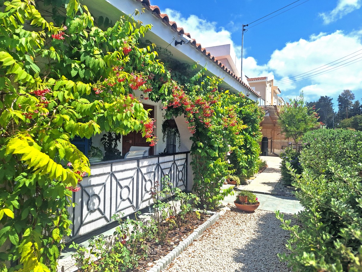Bungalow For Sale  in  Kissonerga