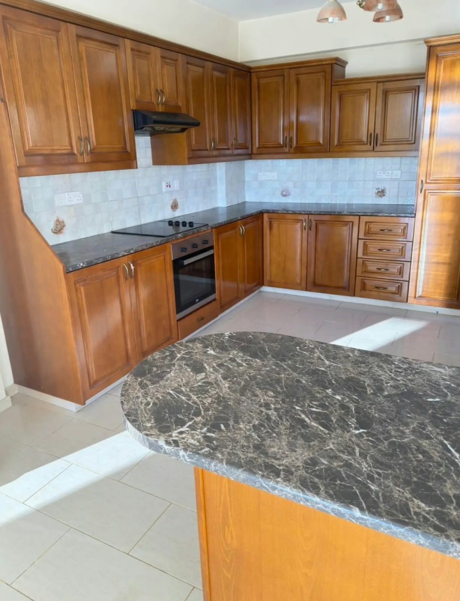 Detached Villa For Rent  in  Tremithousa